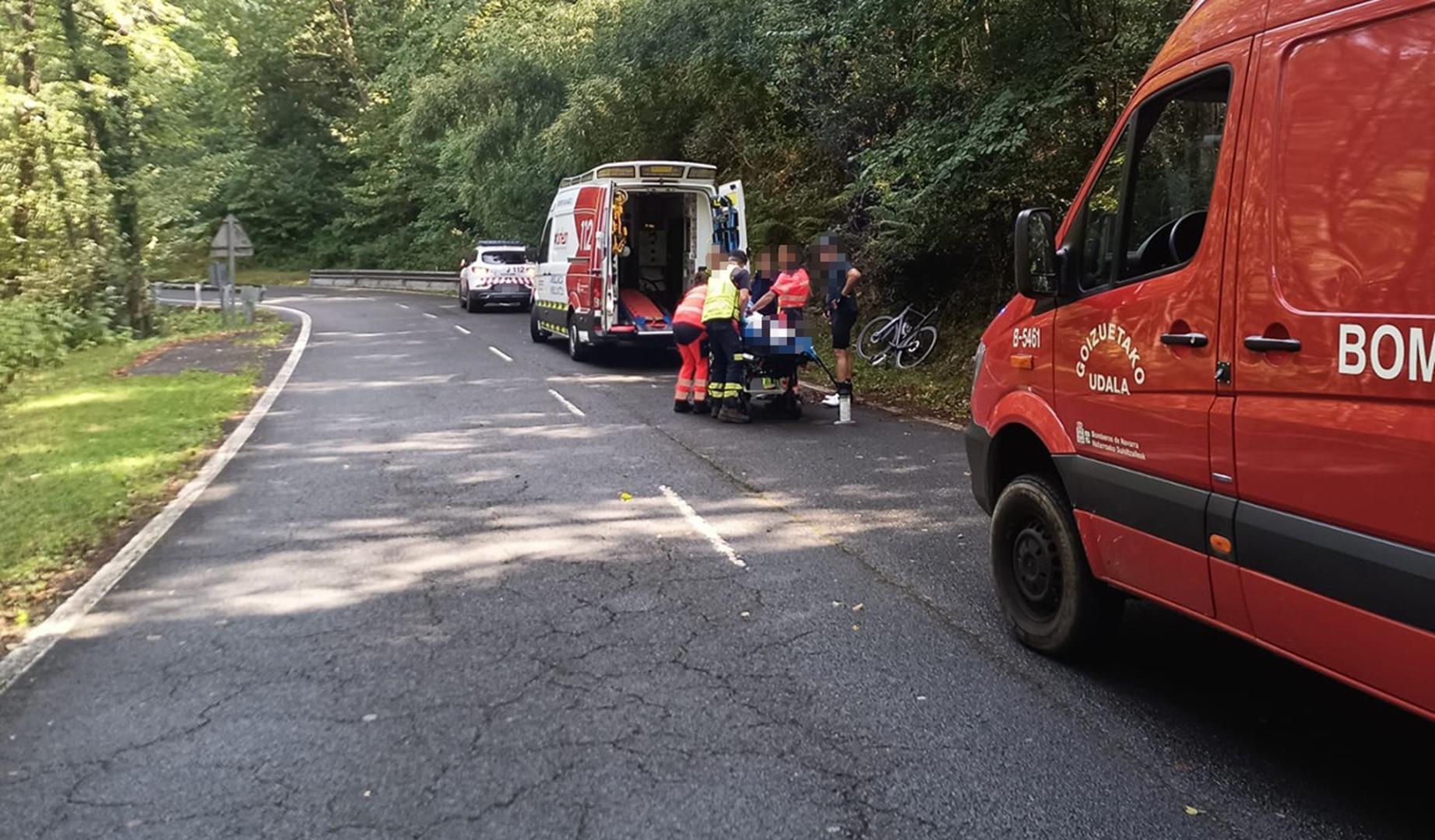 Herido un ciclista de 52 años tras caerse en Goizueta