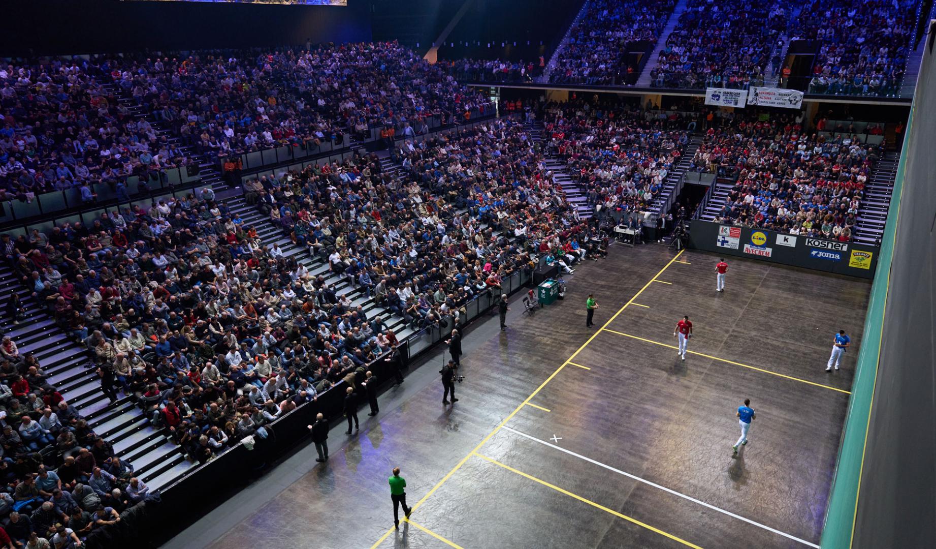Aspecto que presentaba el Navarra Arena en la pasada final del Campeonato de Parejas.