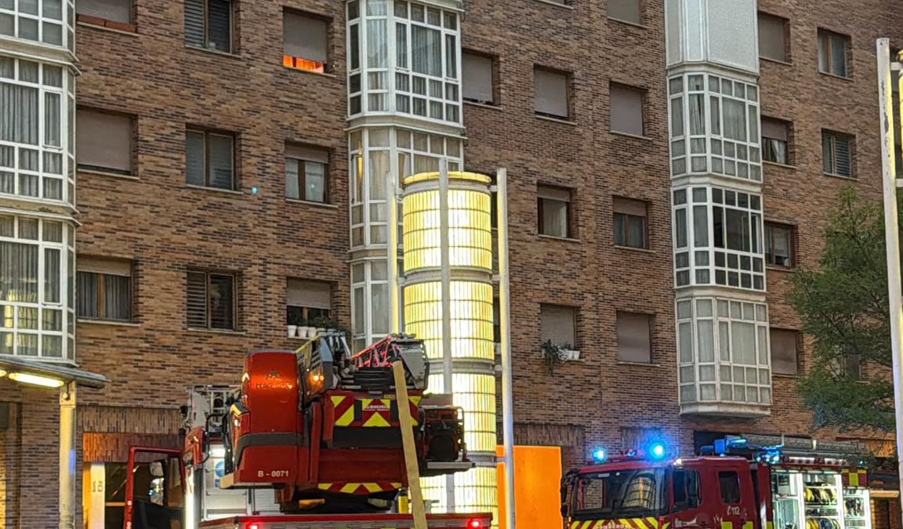 Vídeo del incendio en una vivienda de la plaza Yamaguchi