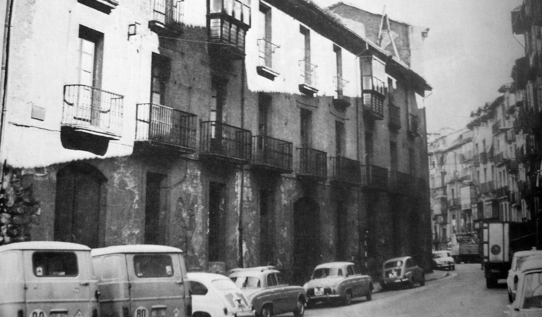 Fachada de la casa en 1973, poco antes de su derribo