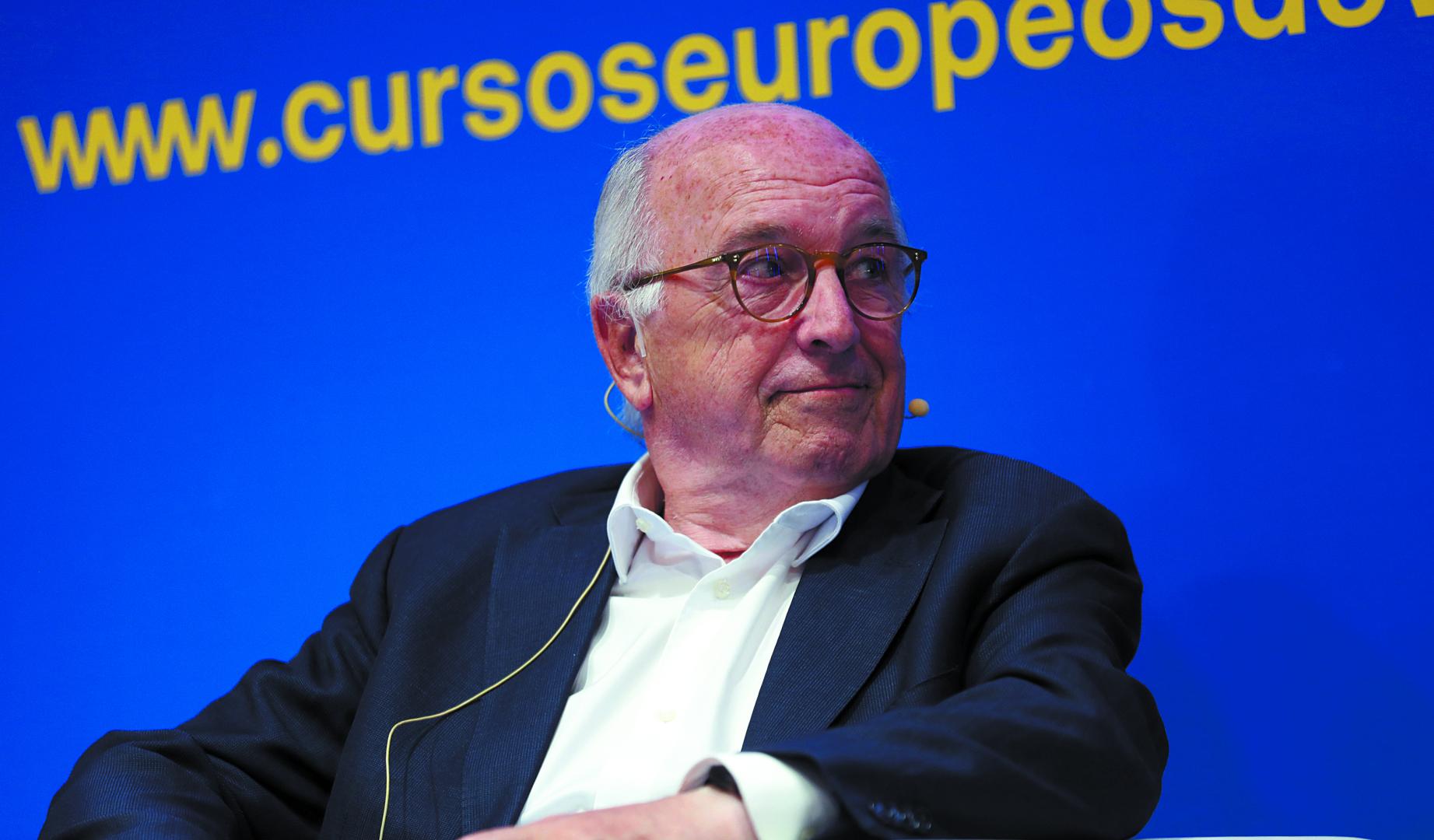 Imagen de Joaquín Almunia durante las jornadas de los CEV de 2024 en Pamplona
