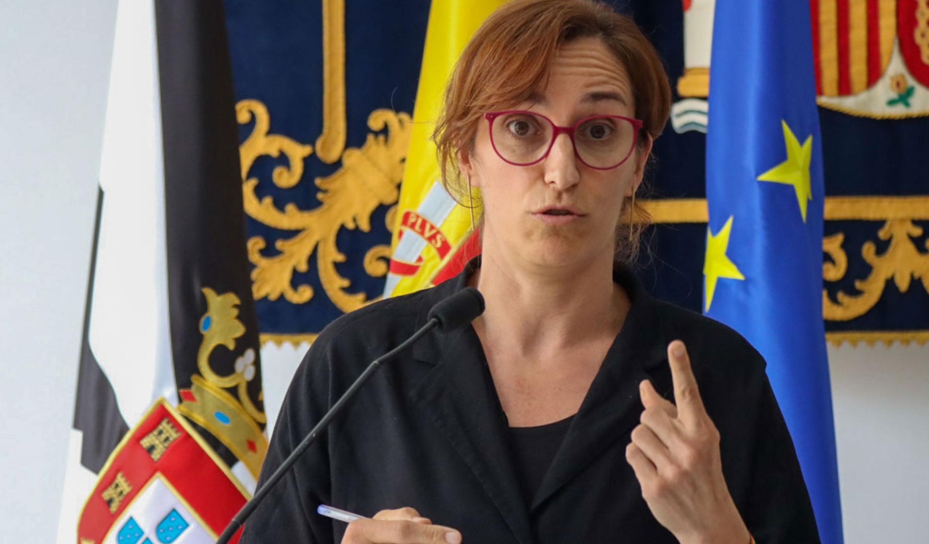 La ministra de Sanidad, Mónica García durante la rueda de prensa tras su encuentro con el presidente de la Ciudad Autónoma de Ceuta, Juan Jesús Vivas