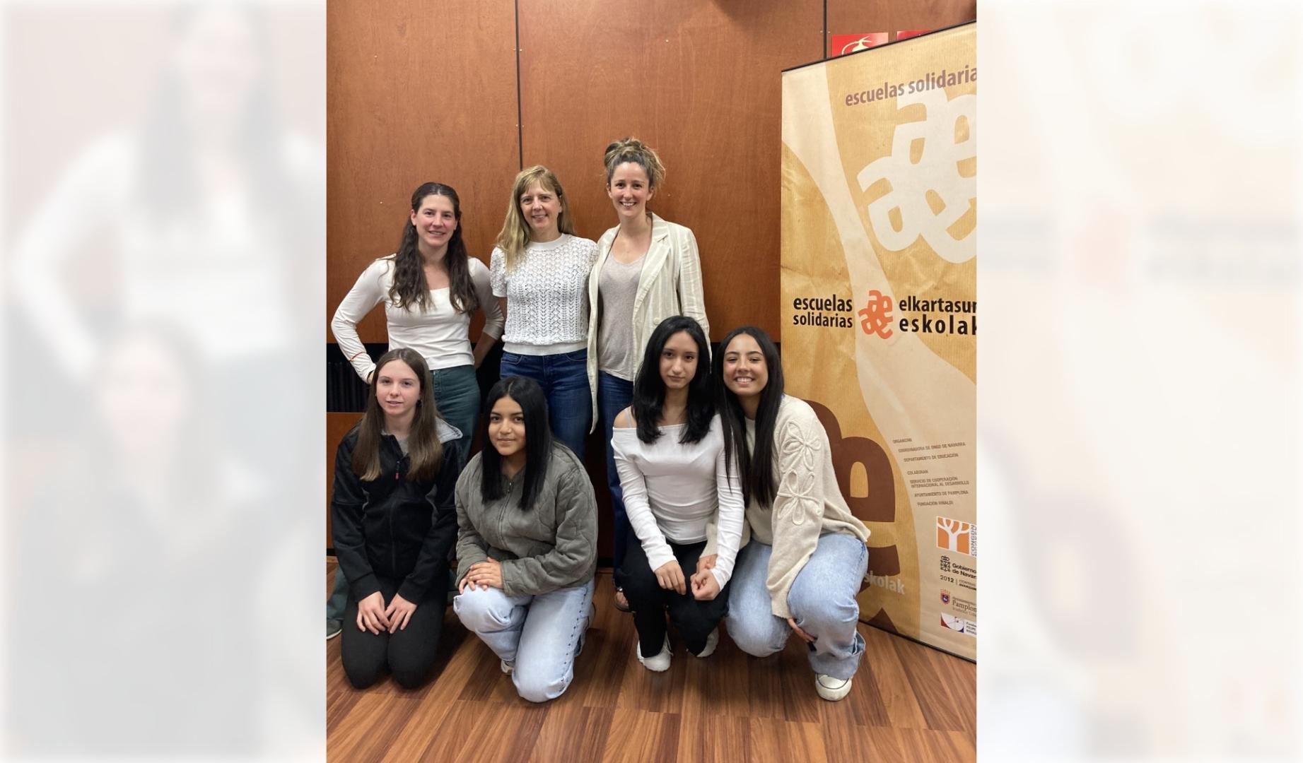 Alumnas y docentes del IESO Pedro de Atarrabia, premiado en el programa Escuela Solidarias