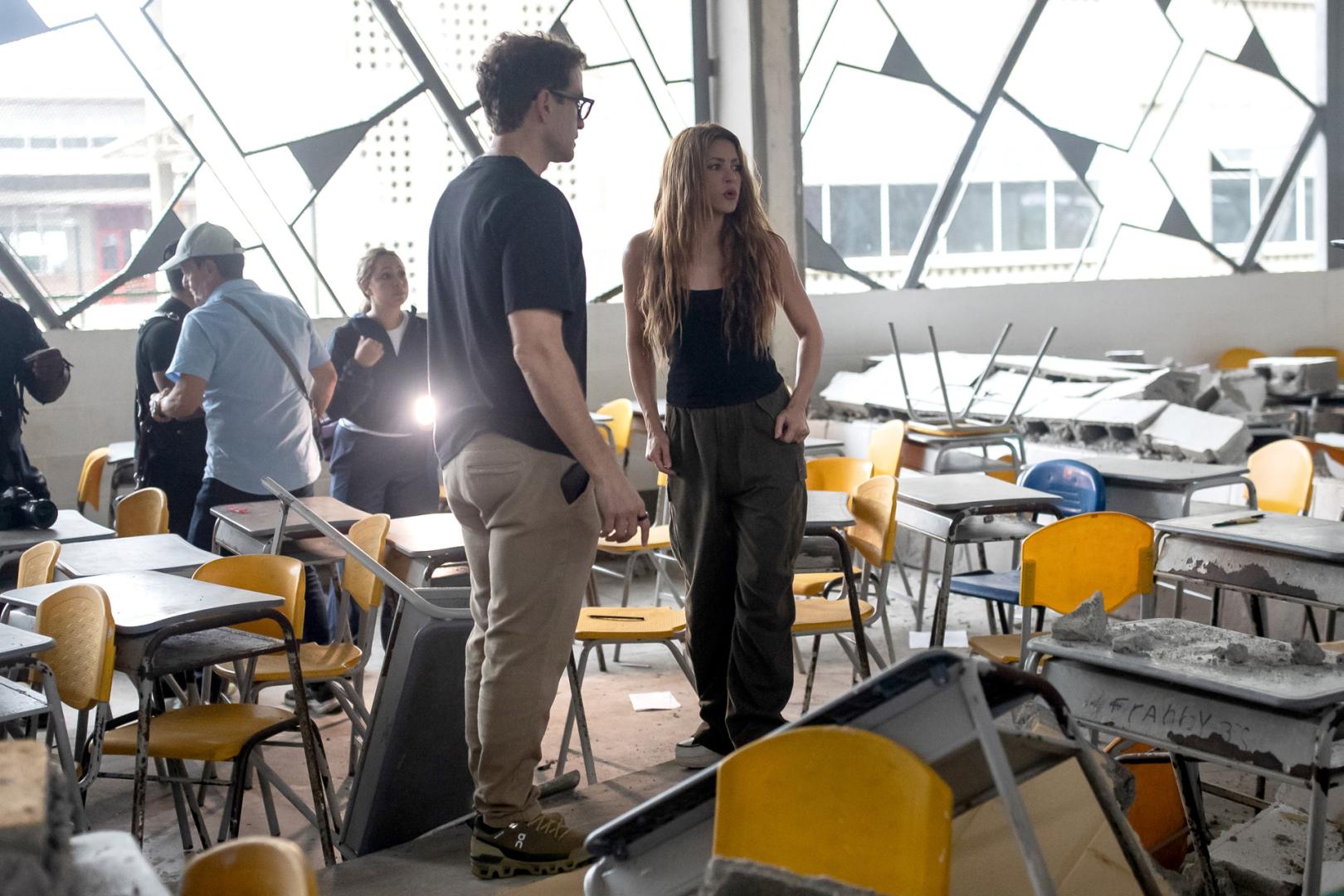 La cantante colombiana Shakira, en su visita a la Institución educativa Carrasquilla Industrial