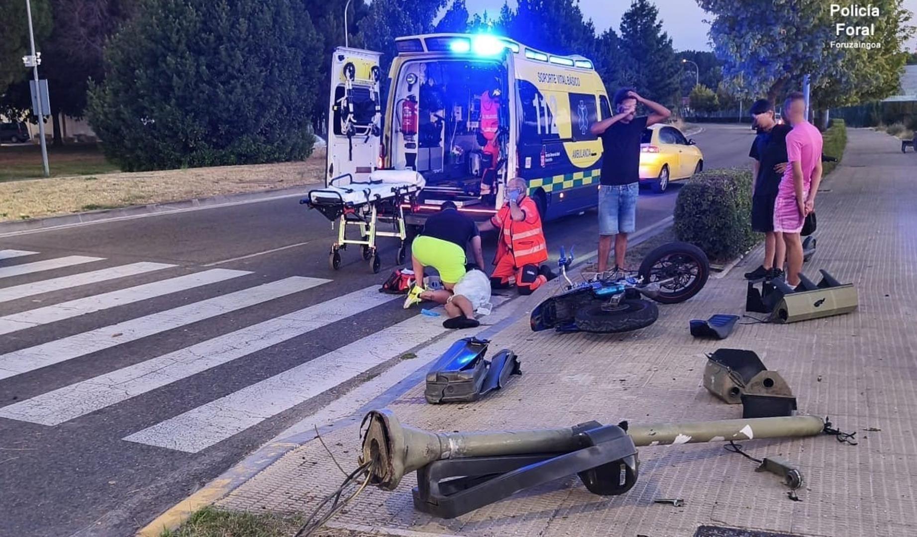 Accidente de moto en Burlada que se salda con un joven de 20 años herido grave