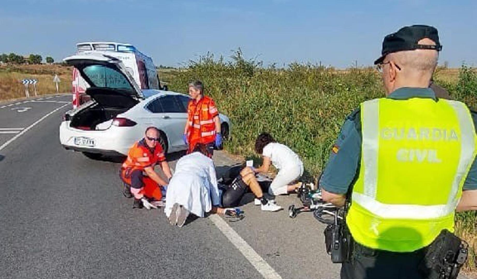 Los servicios sanitarios atienden al ciclista