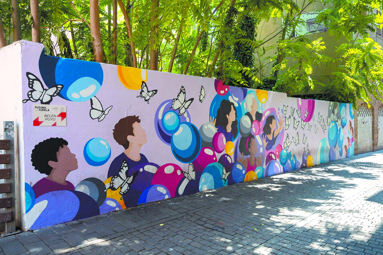 Imagen del mural pintado por la artista tudelana Belén Puyo en la calle Verjas del Casco Antiguo de la ciudad