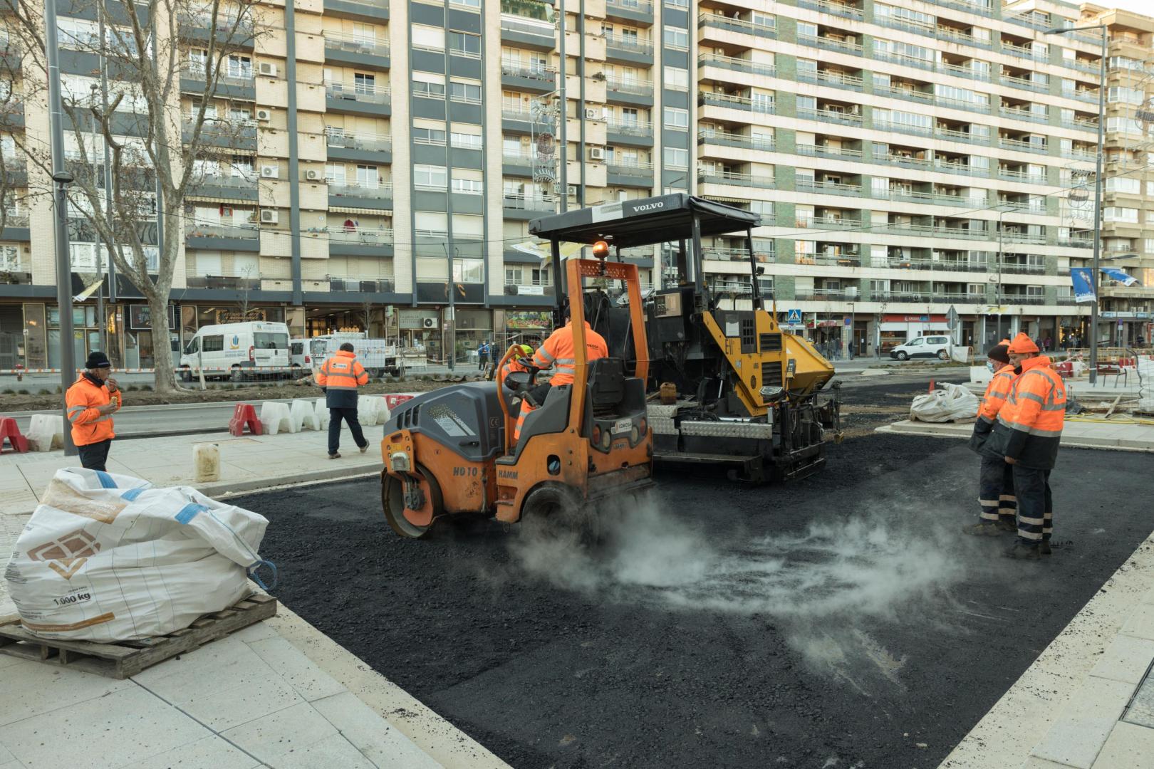A: BLANCA ALDANONDO F: 12/01/2022 P: L: TUDELA T: AFECCION AL TRAFICO POR EL ASFALTADO DE LAS OBRAS DEL PASEO DE PAMPLONA / Imagen de archivo de cuando se asfaltó el paseo de Pamplona.