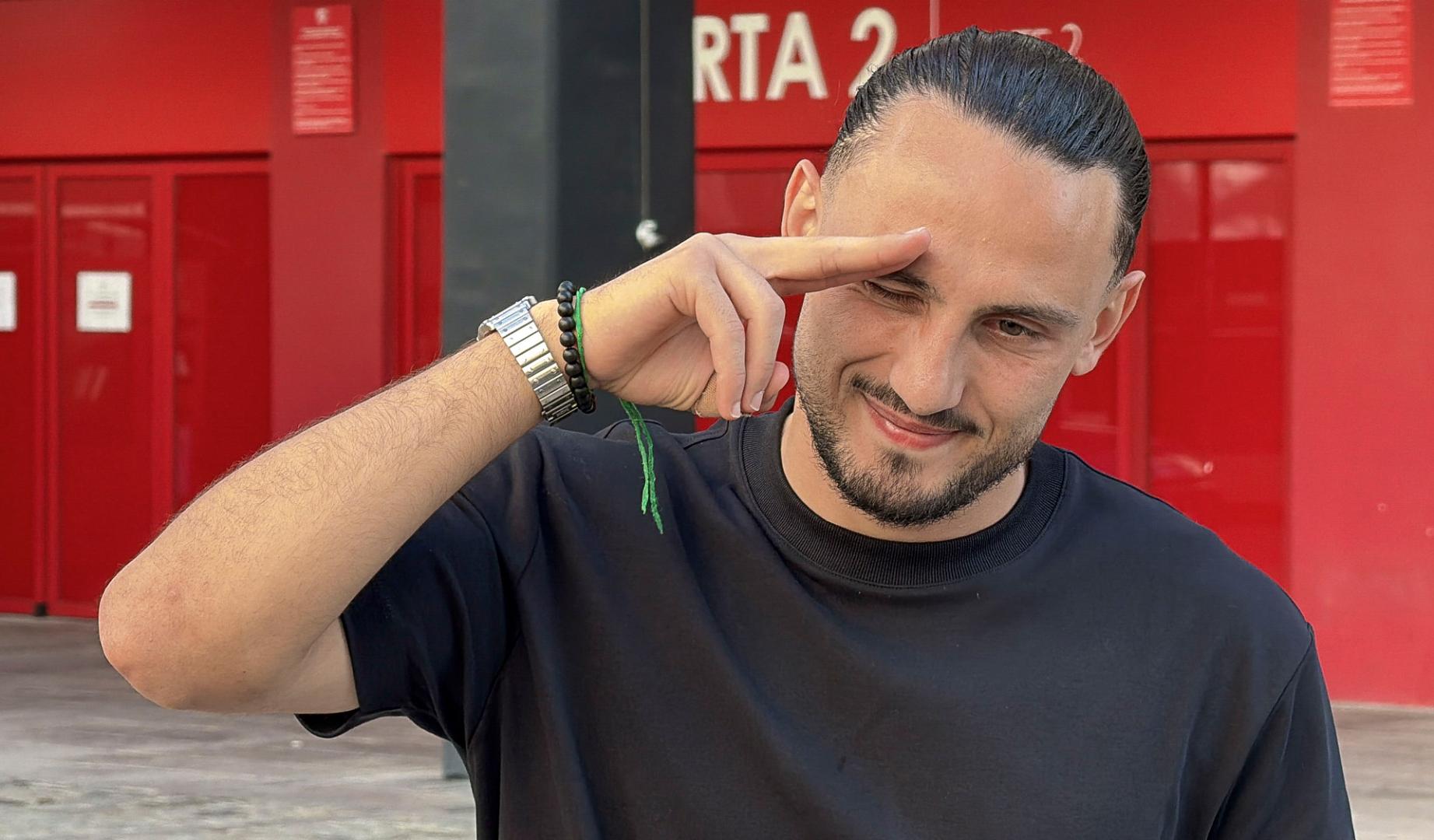 El georgiano Giorgi Kochorashvili firma por el Sevilla FC hasta 2030