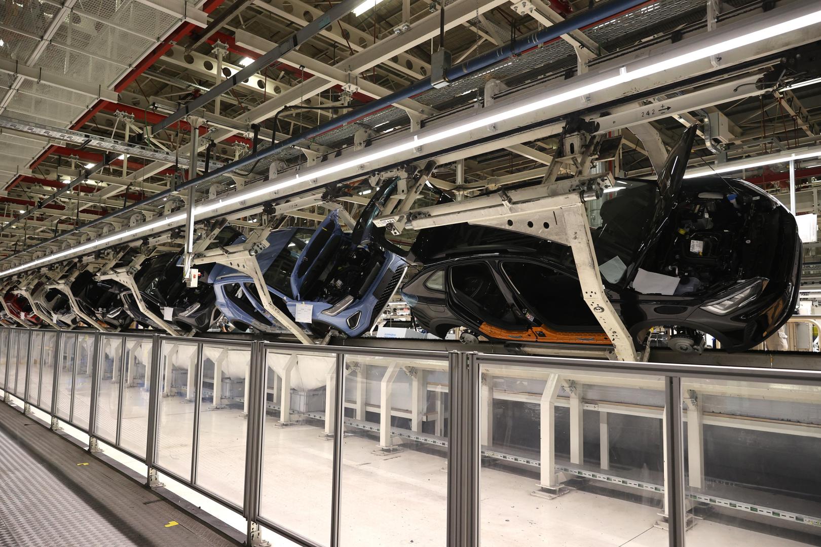 Unidades de Taigo y T-Cross en la línea de montaje de Volkswagen Navarra