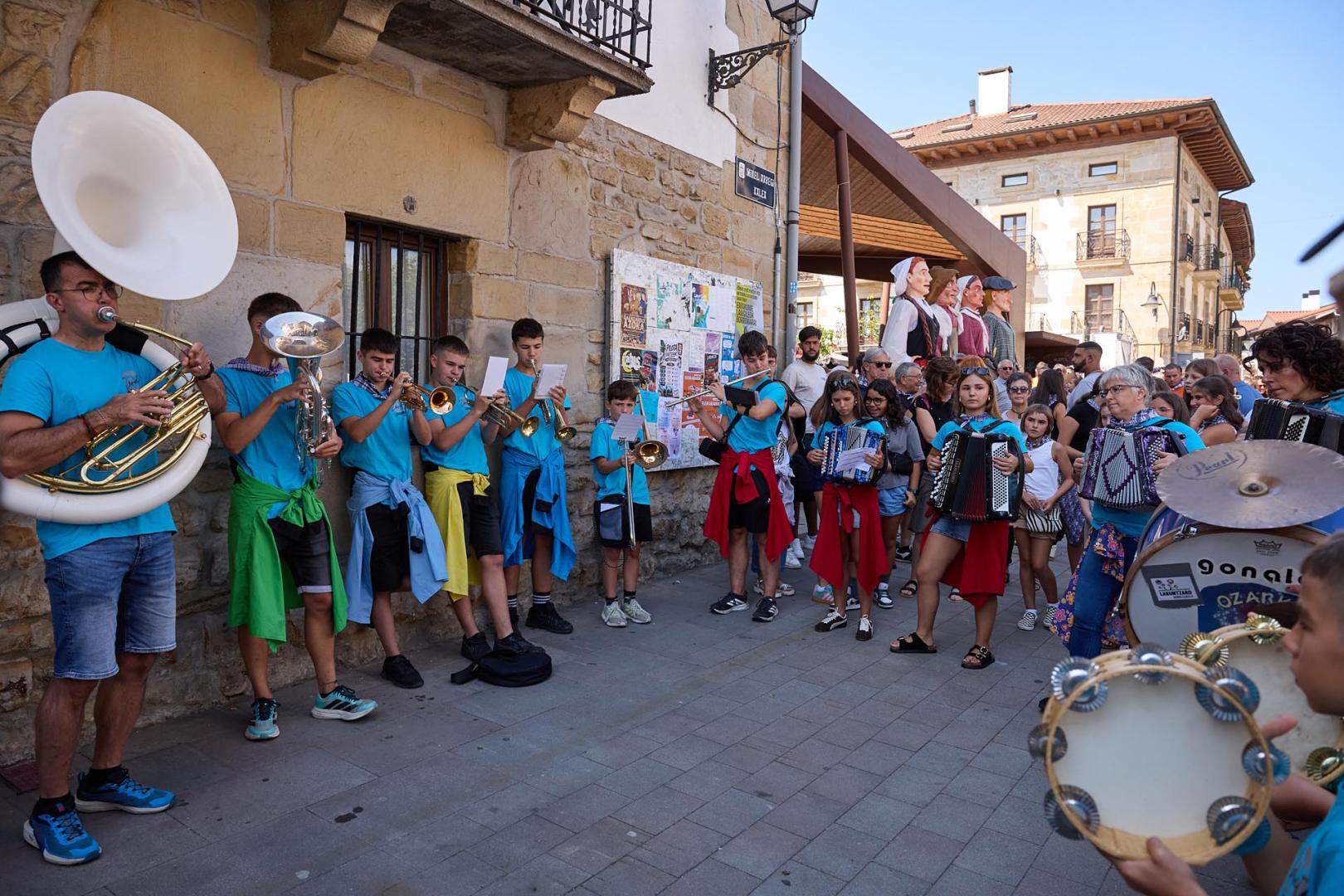 Lakuntza ha dado inicio este sábado a sus fiestas, que se prolongarán hasta el jueves 27.