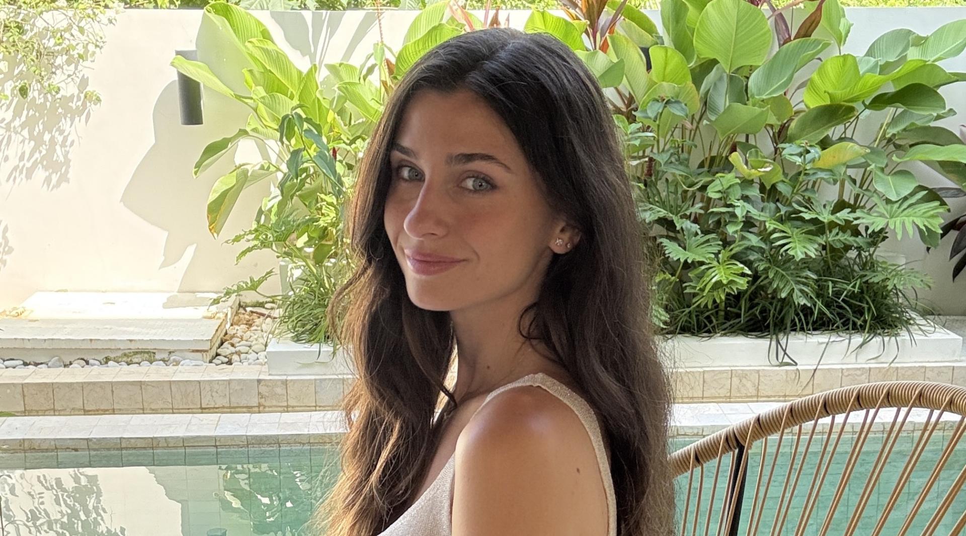 Amaia Busto Grande en la villa de Uluwatu donde se instaló a su llegada a Bali.
