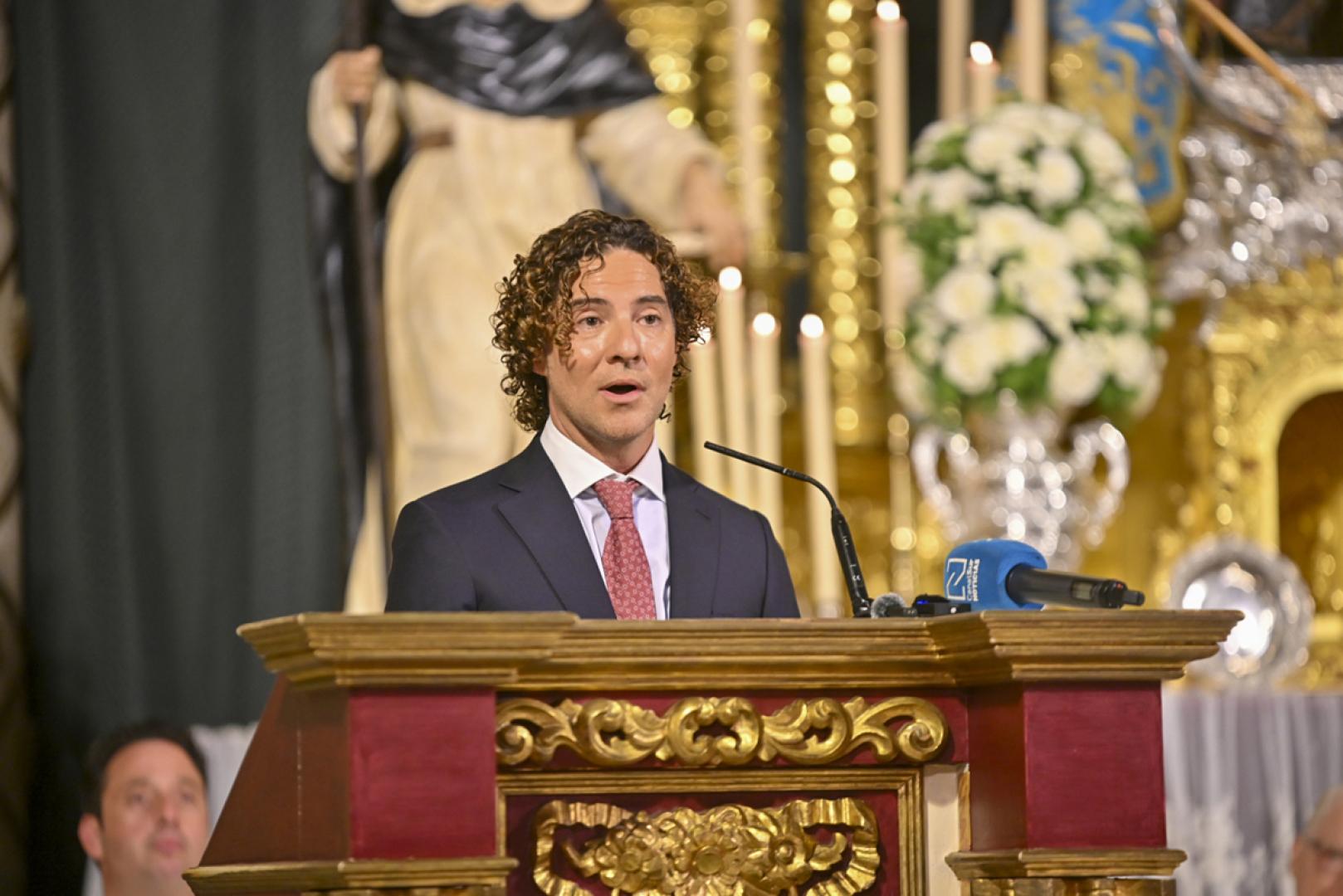 El cantante David Bisbal, durante el pregón a la Virgen del Mar en Almería