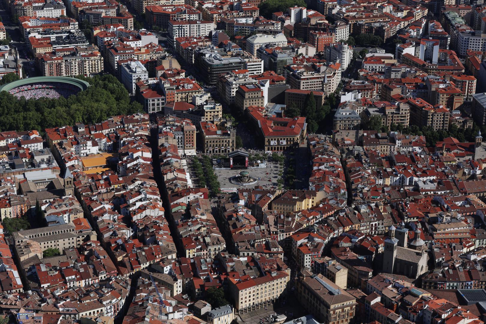 Vista aérea de viviendas en el centro de Pamplona.