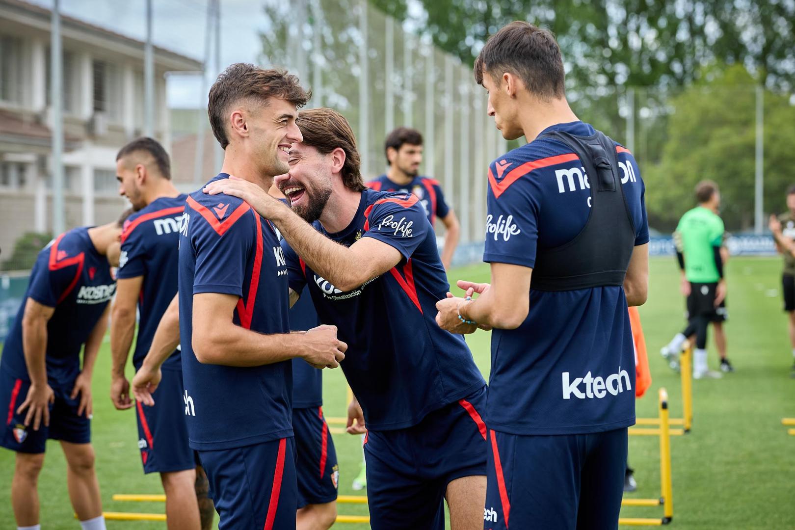 Fotos del entrenamiento de Osasuna este martes en Tajonar