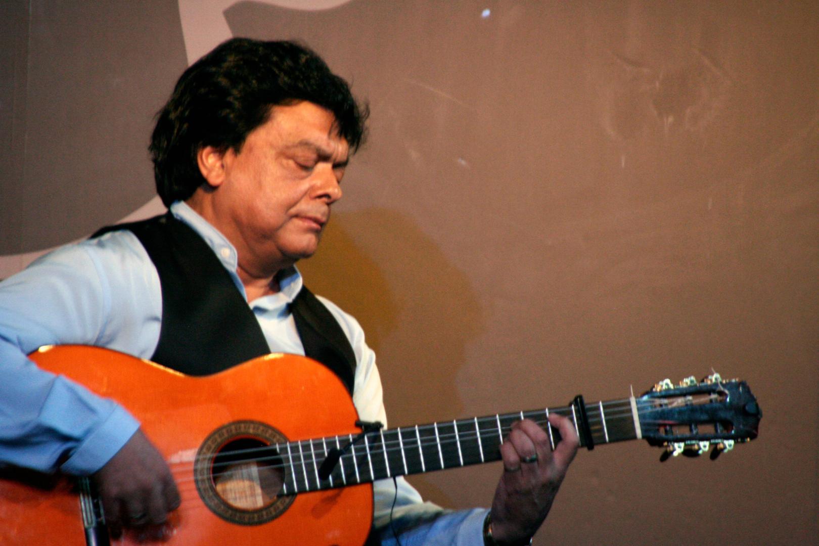 Felipe Maya, durante una actuación