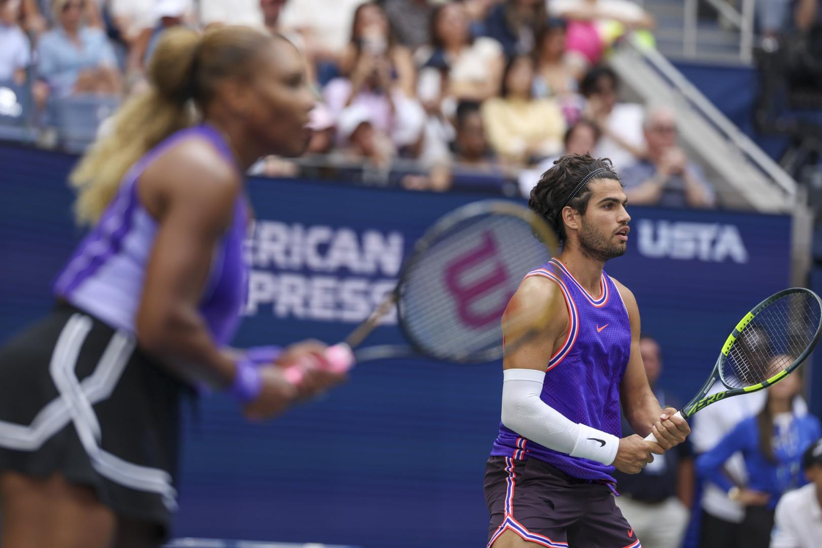 Serena Williams y Carlos Alcaraz, en el partido ante Lloyd Glasspool y Erin Routliffe en el US Open