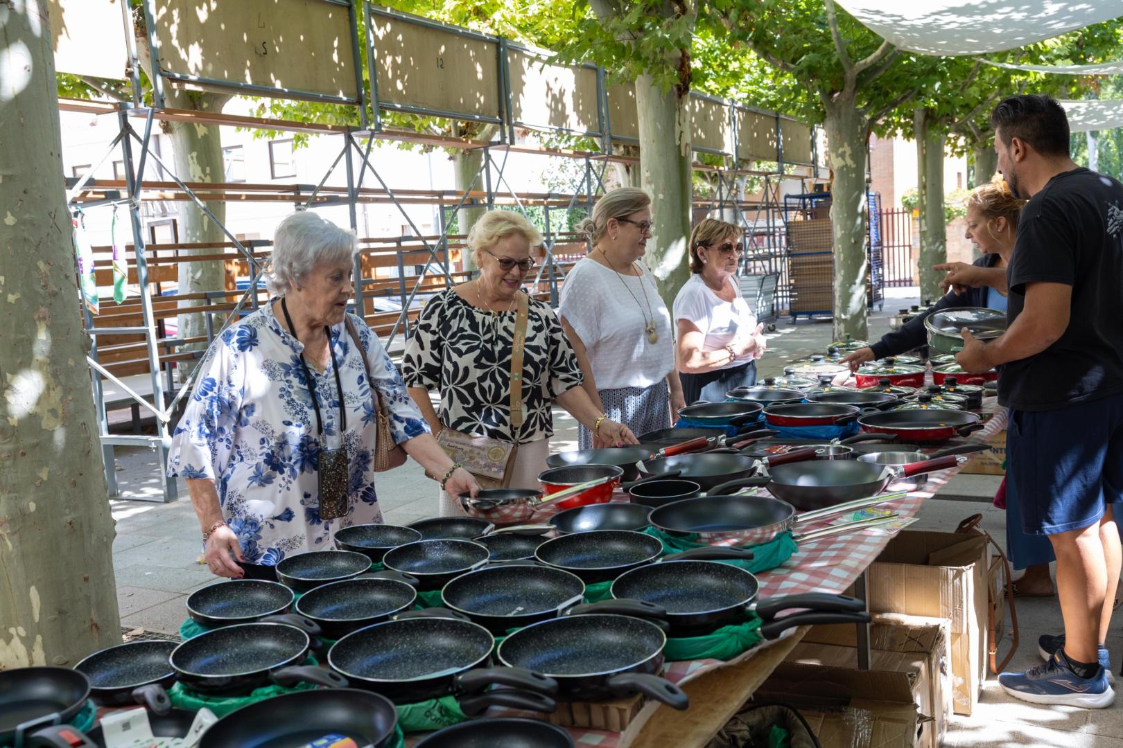 De izqda. a dcha.: Josefa, María Pastora y Luisa Guijarro, y Conchita Martínez