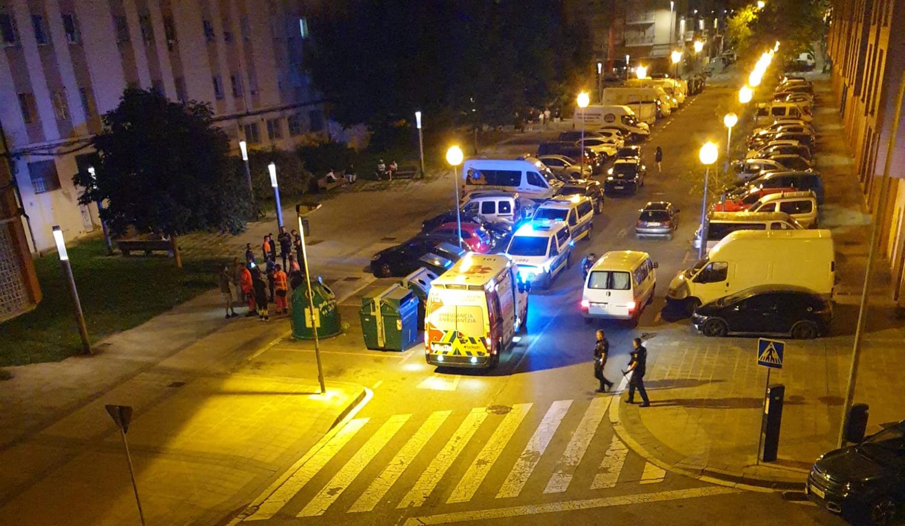 Servicios de emergencias y policiales en el lugar de los hechos