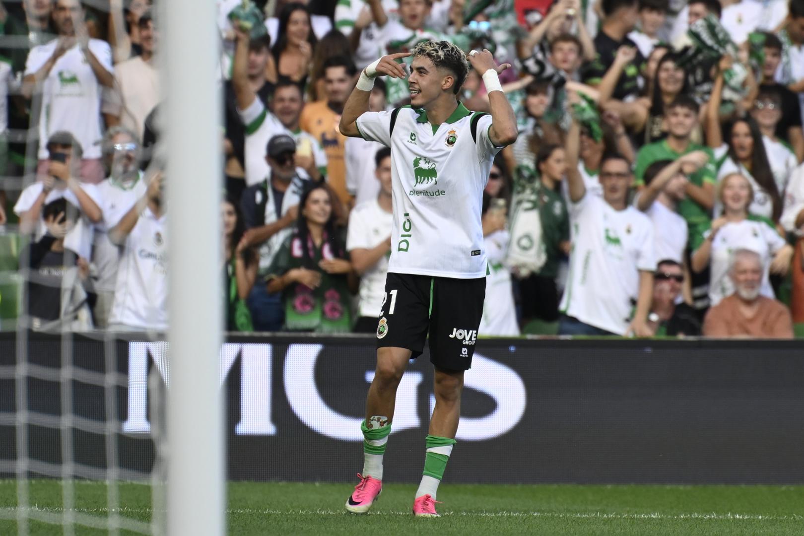 Yassir Zabiri celebra tras anotar su tercer tanto