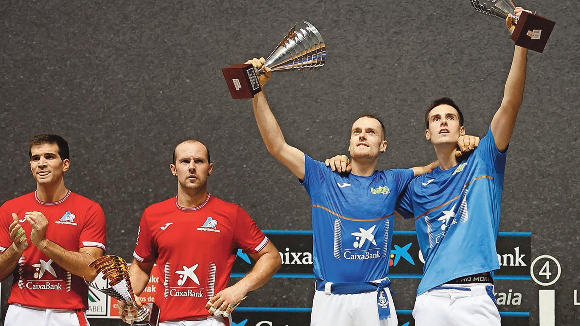 El podio con los finalistas y campeones: Zabaleta, Elordi, Laso e Iztueta en el Bizkaia