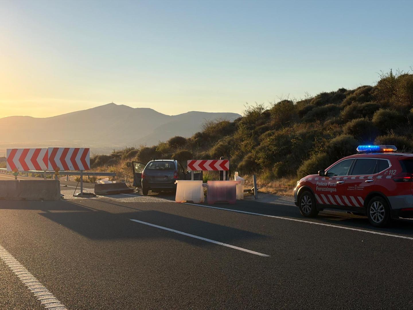 Imagen del vehículo en el que circulaban los accidentados