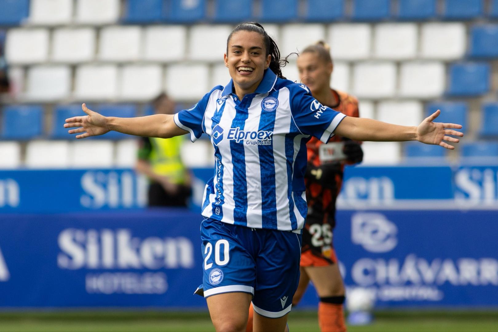 Ainhoa Guallar celebra su estreno goleador en Liga F
