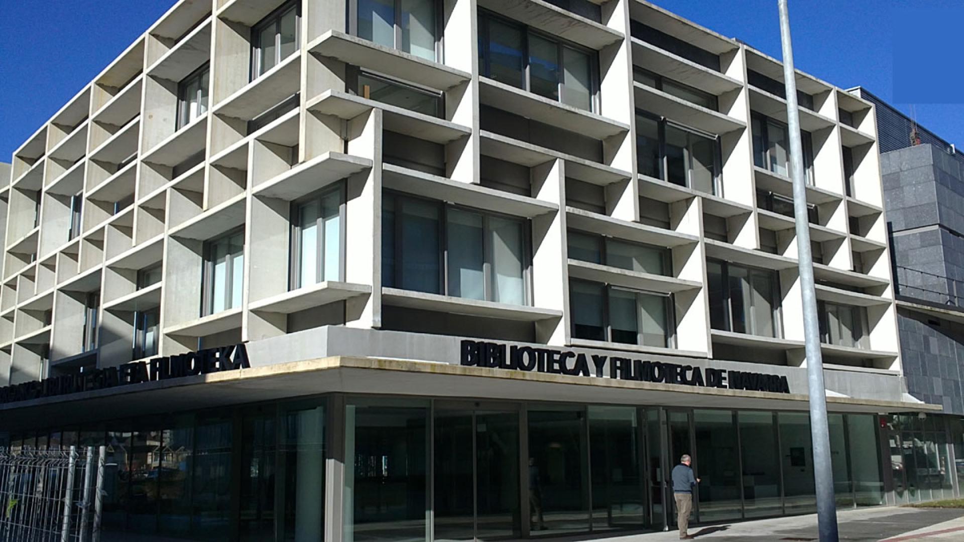 Fachada de la Biblioteca de Navarra.