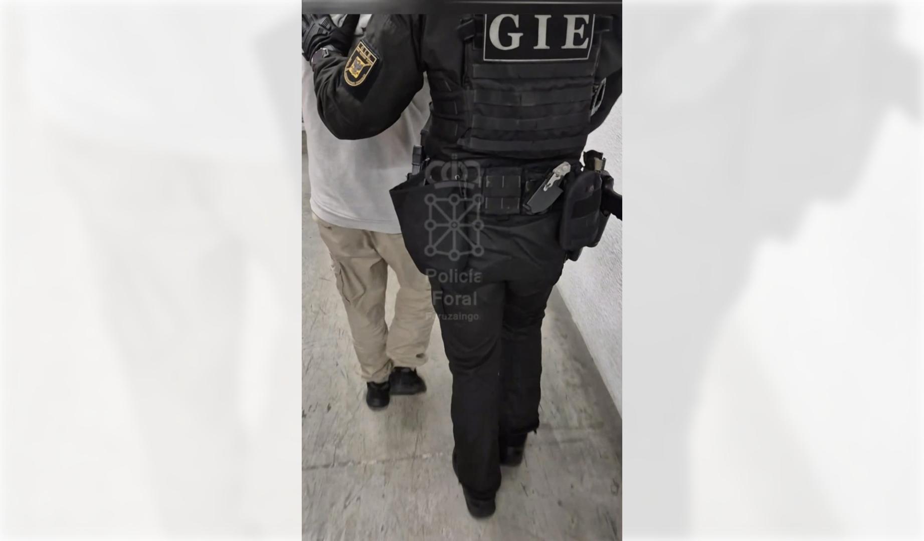 Imagen del momento de la detención en Cascante
