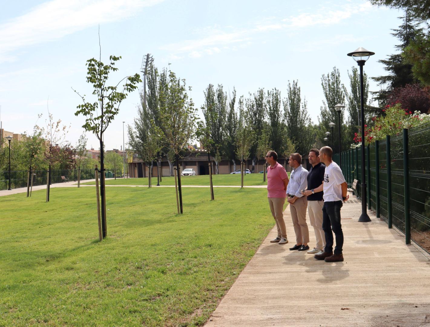Imagen de la nueva zona verde habilitada sobre las antiguas piscinas Ciudad de Tudela