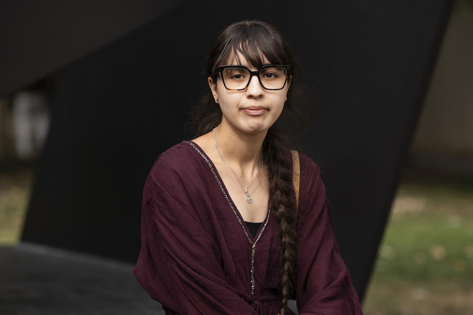 La estudiante Meryem Bhallil Bahloul, en la UPNA