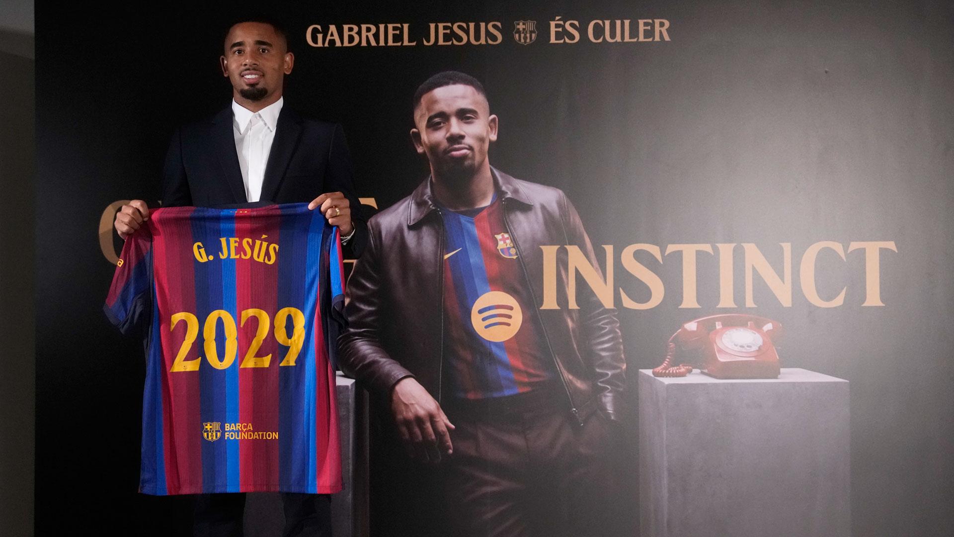El delantero brasileño Gabriel Jesús ha sido presentado este martes como nuevo jugador del FC Barcelona
