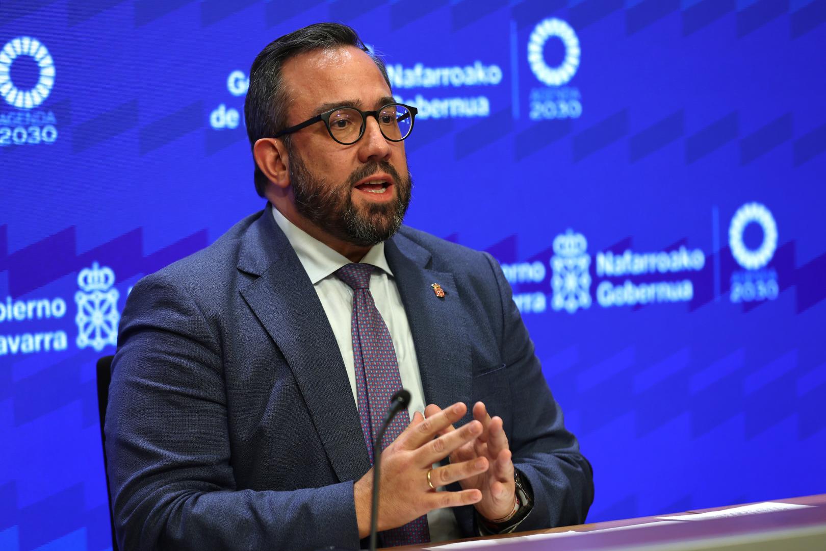 El portavoz del Gobierno y vicepresidente 1º, Javier Remírez, en una rueda de prensa en el Palacio de Navarra