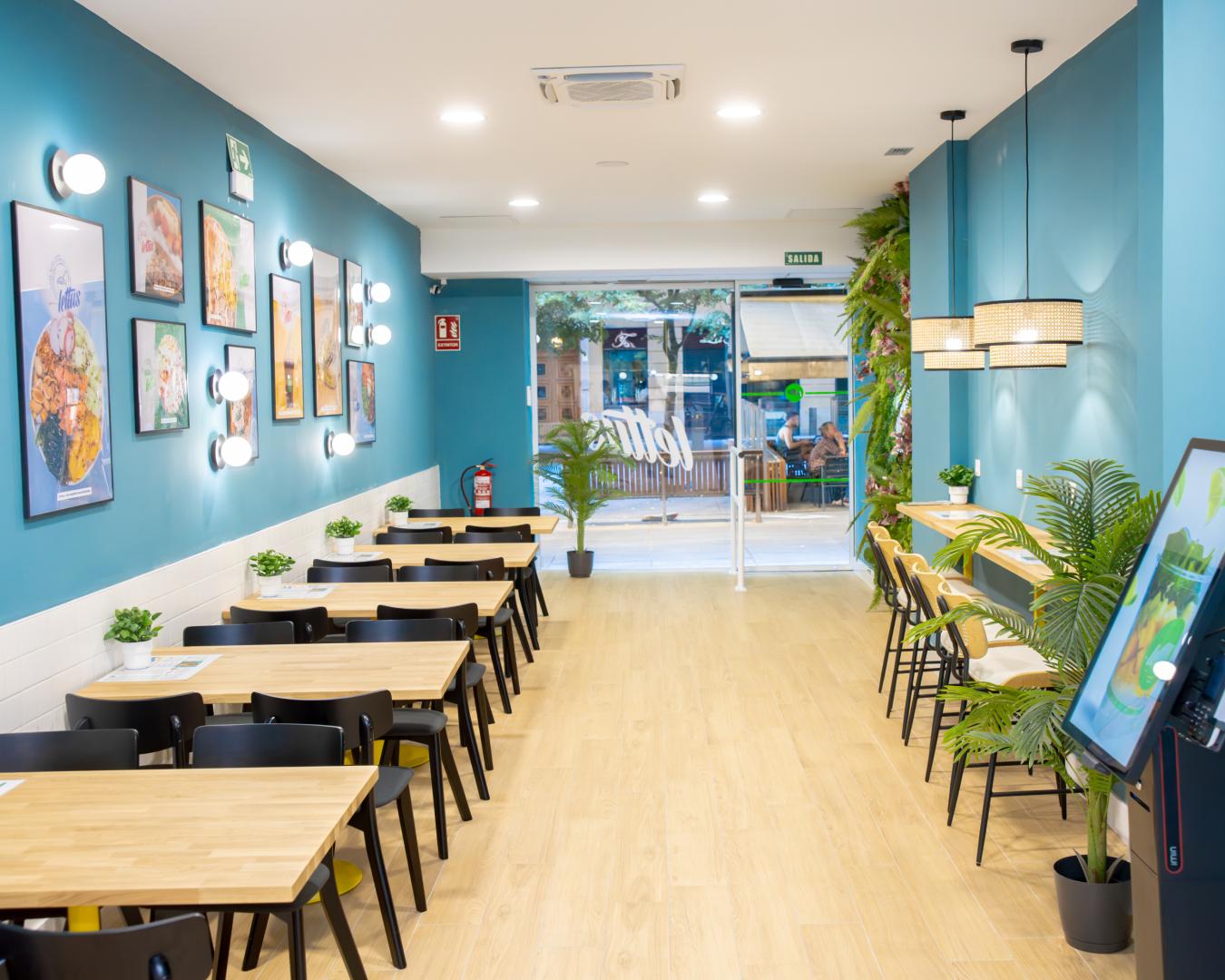 El comedor de Lettus, establecimiento de comida rápida saludable en la avenida Carlos III número 46 de Pamplona