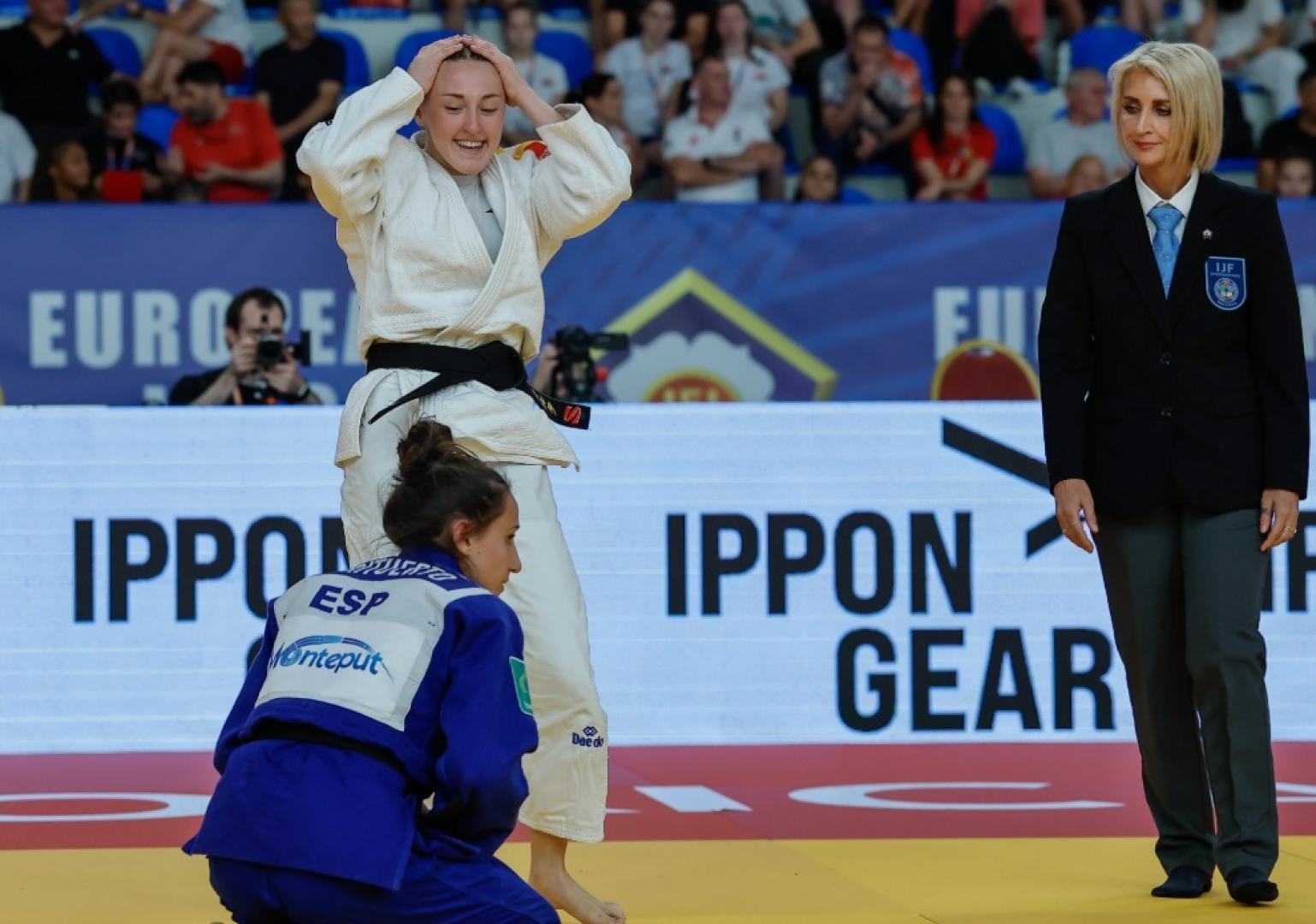 La pamplonesa Marta Beorlegui, tras conseguir la medalla de bronce en Pogdorica al derrotar a la también española Mónica Martínez de Rituerto