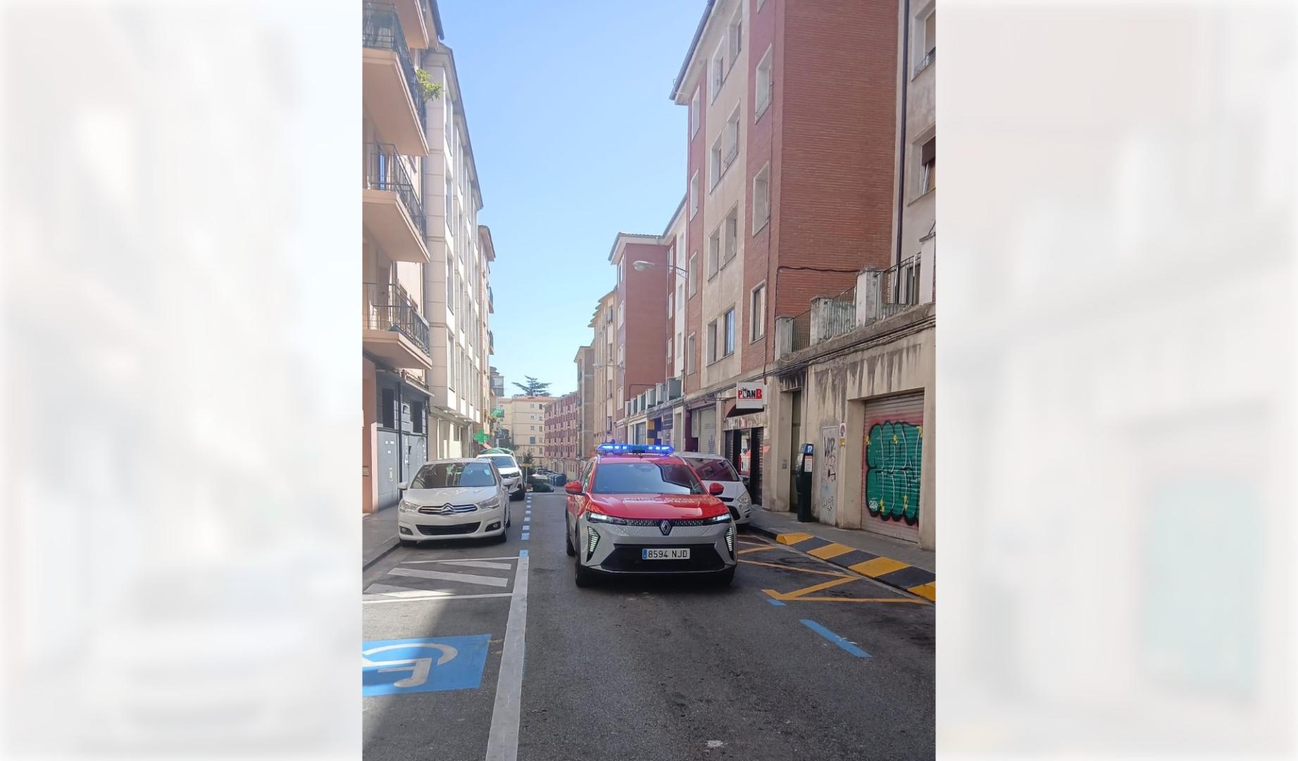 Un coche policial en el barrio de La Milagrosa, donde se produjo la trifulca con posterior huida