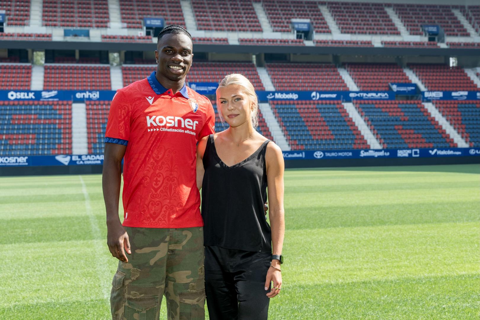 Rockson Yeaboah y Matilda Larsson, en El Sadar