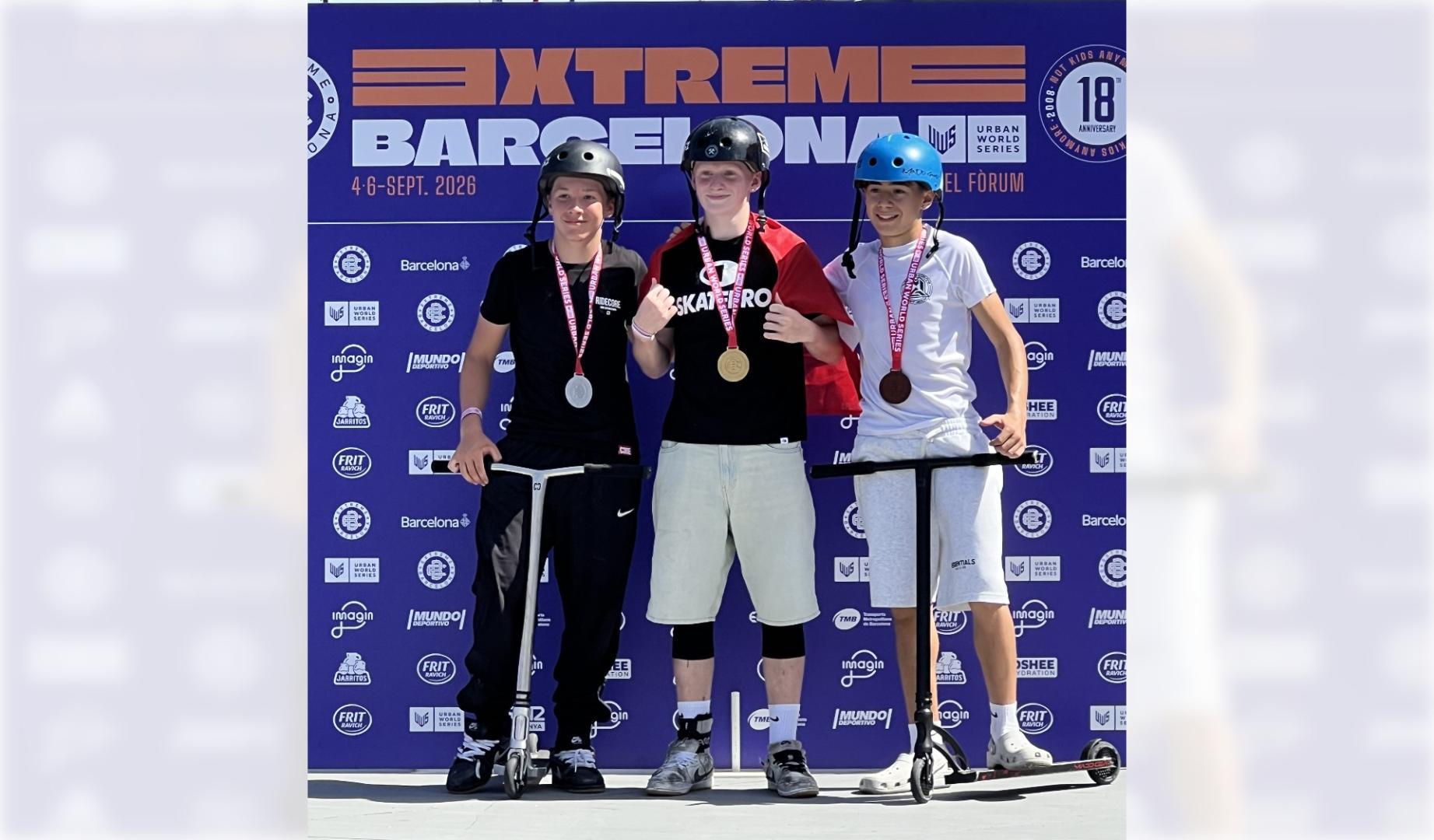 Markel Goñi Busto, con su bronce (dcha,), en el podio junto al danés Tobias Simonsen (oro) y el finlandés Evertii Tuure (plata)