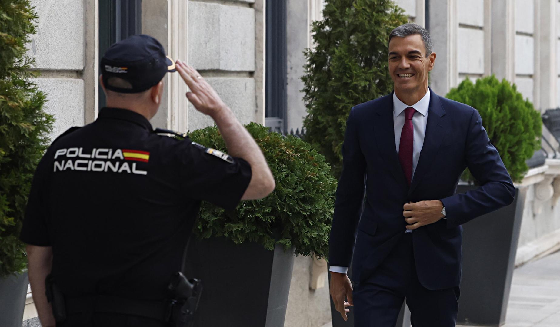 El presidente del Gobierno, Pedro Sánchez, a su llegada a la primera sesión de control del Congreso del curso político, este miércoles