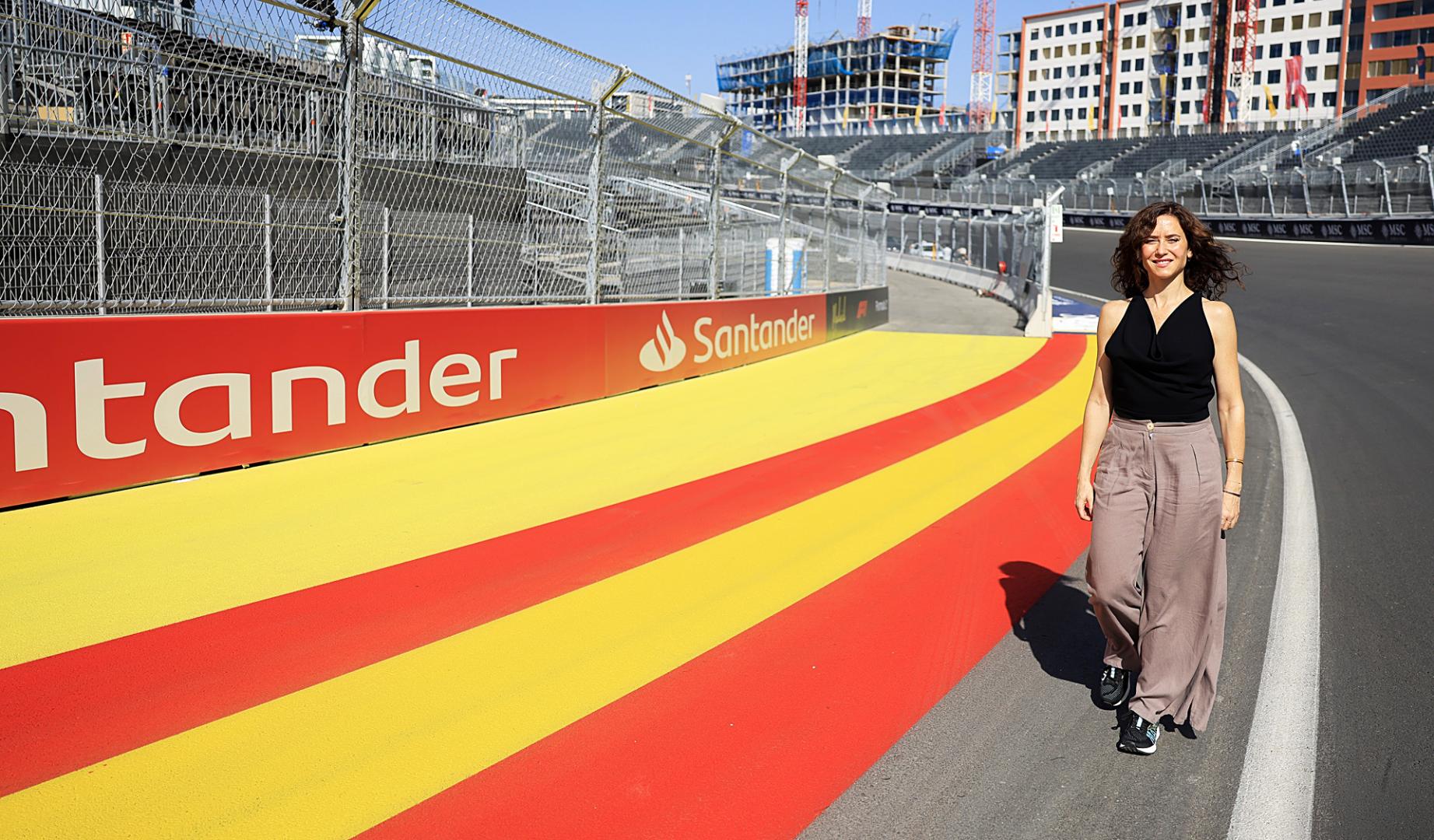 La presidenta de la Comunidad de Madrid, Isabel Díaz Ayuso, durante una visita reciente al circuito Madring