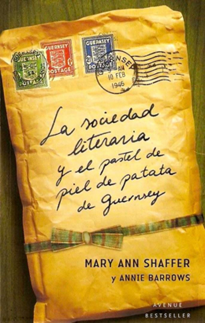 Portada del libro 'La sociedad literaria y el pastel de piel de patata', de Mary Ann Shaffer y Annie Barrows, y llevada al cine por Mike Newell.