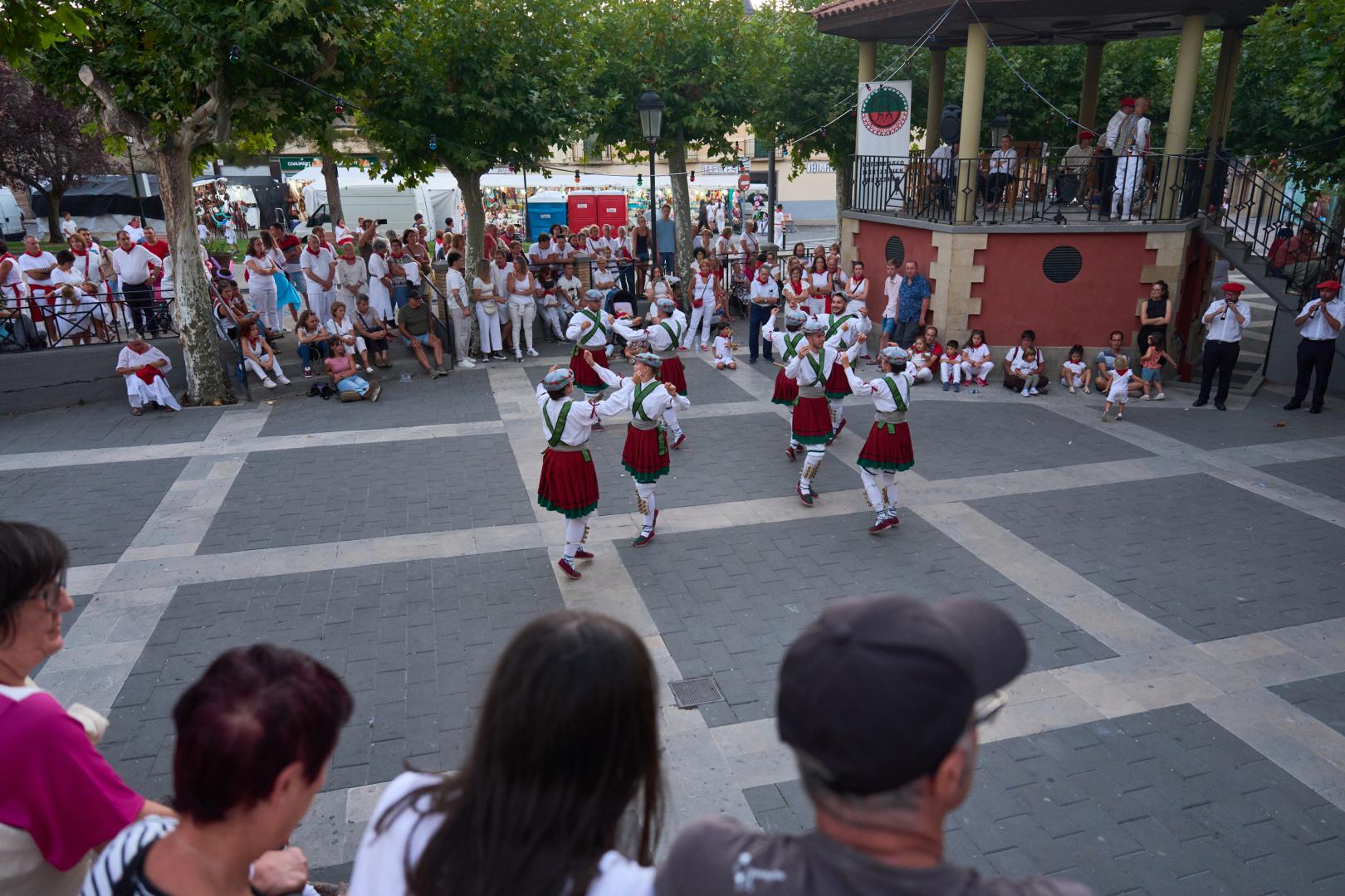 Numeroso público en el festival de danzas de la Merindad este sábado en Sangüesa