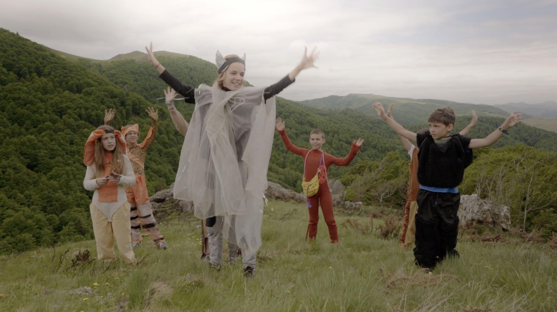 Los niños protagonistas de 'Txakun Txakür', que se estrenará en el próximo festival de San Sebastián