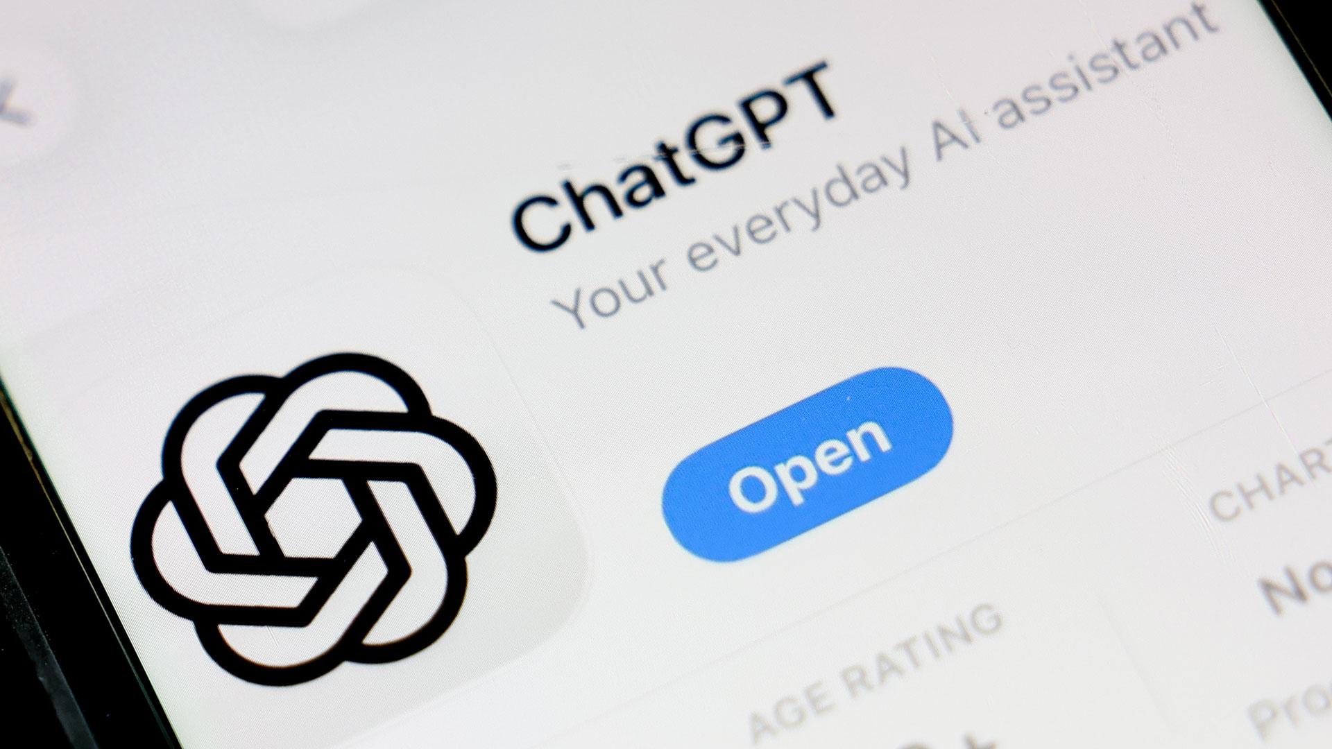Pantalla de inicio de la aplicación de inteligencia artificial ChatGPT, desarrollada por OpenAI, en un teléfono móvil