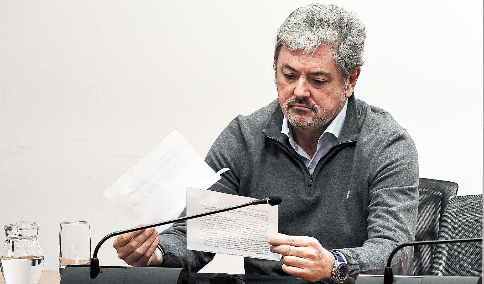 El dueño de Servinabar, Antxon Alonso, en su comparecencia en el Parlamento.