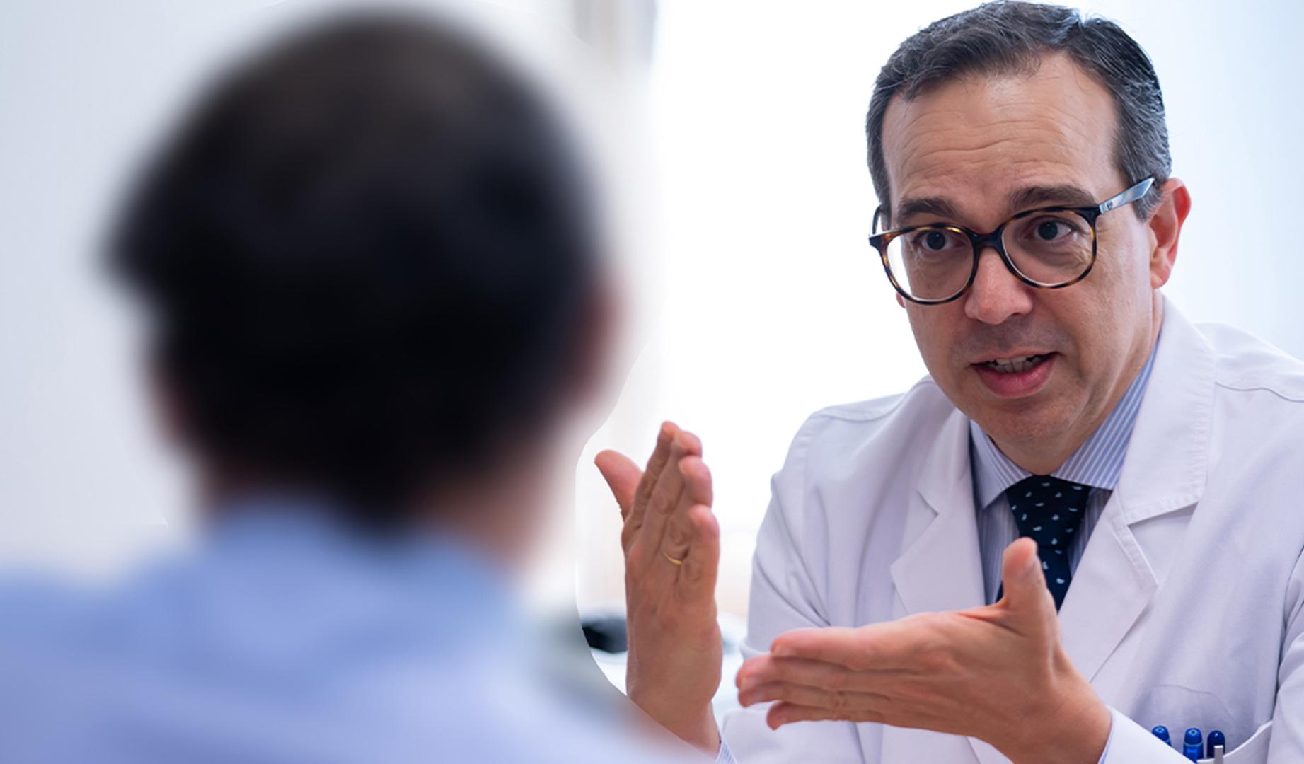 El Dr. Mario Riverol, especialista del Departamento de Neurología de la Clínica Universidad de Navarra