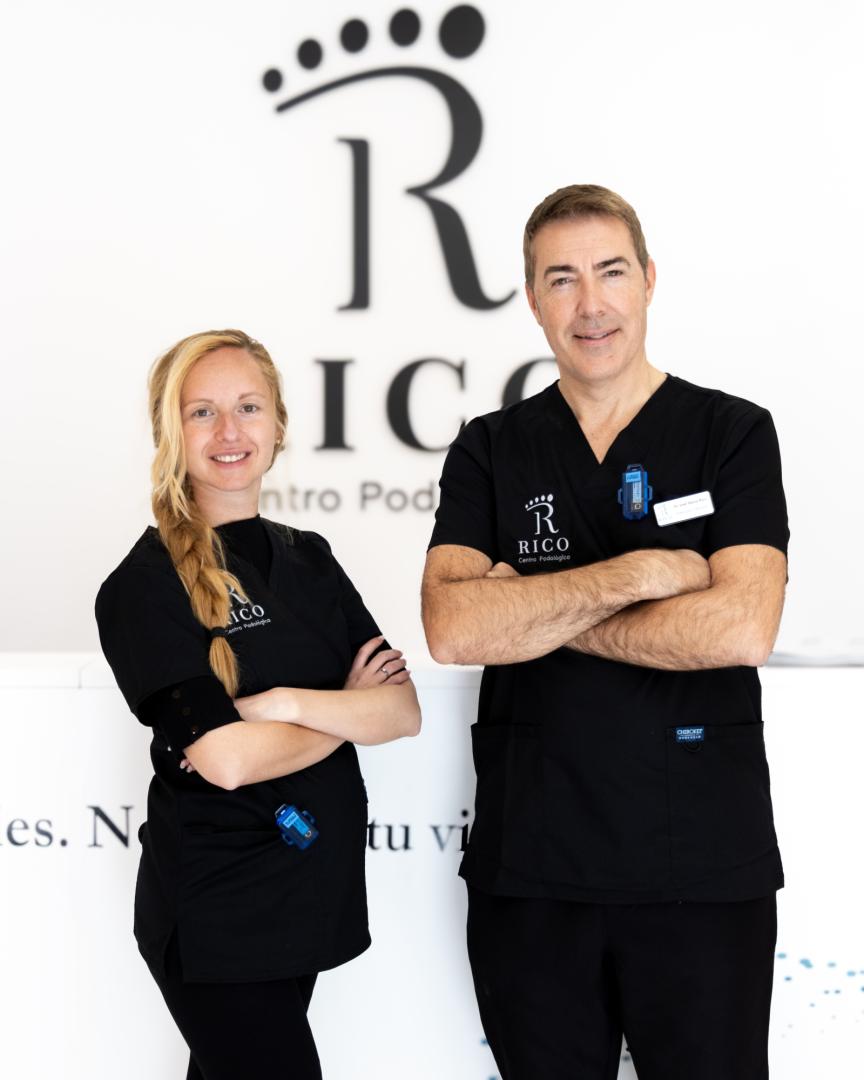 María Moll, podóloga y cirujana del pie y José María Rico, CEO de la compañía y cirujano del pie