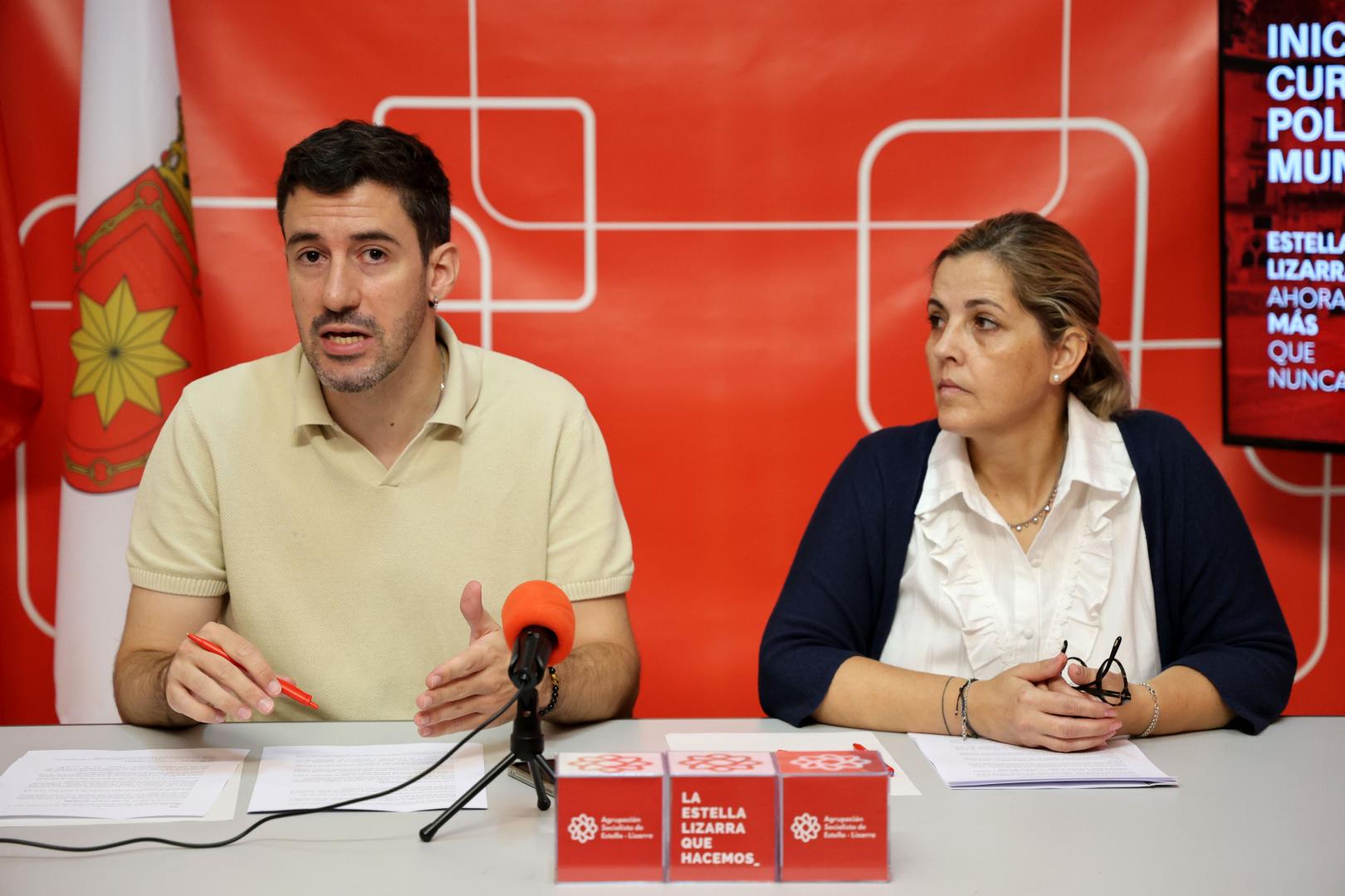 Ibai Crespo y María Sanz de Galdeano en la rueda de prensa de este martes 15 de septiembre.