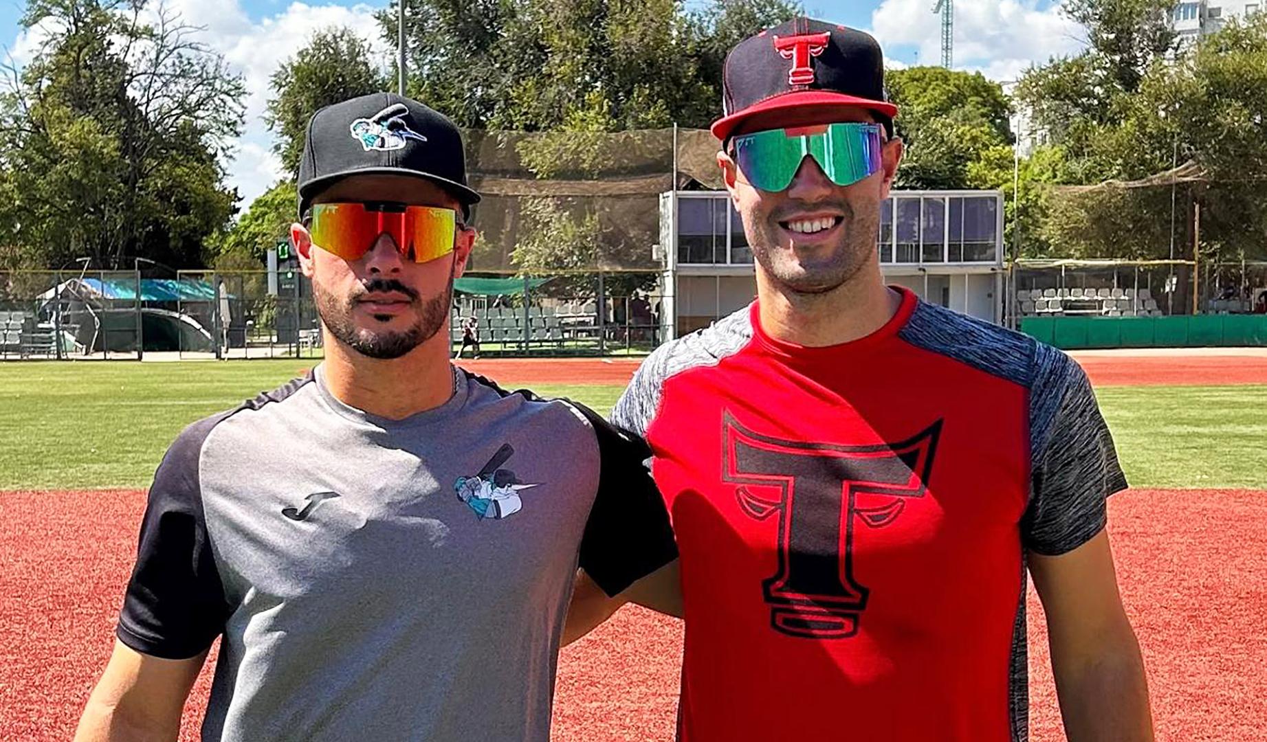 los jugadores, tras la semifinal de Valencia, en la que ambos anotaron sendos home runs.
