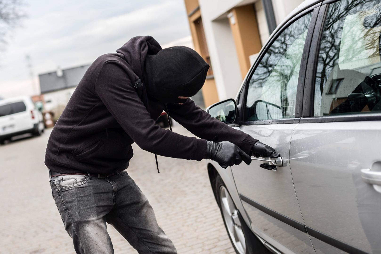 A: 123RF F: 23-1-25 P: ROBO DE VEHÍCULOS L: SUPLEMENTO SEGURIDAD T: SUPLEMENTO SEGURIDAD Car thief, car theft Las sustracciones de vehículos aumentaron un 5,4% en los primeros nueve meses de 2024. 123RF